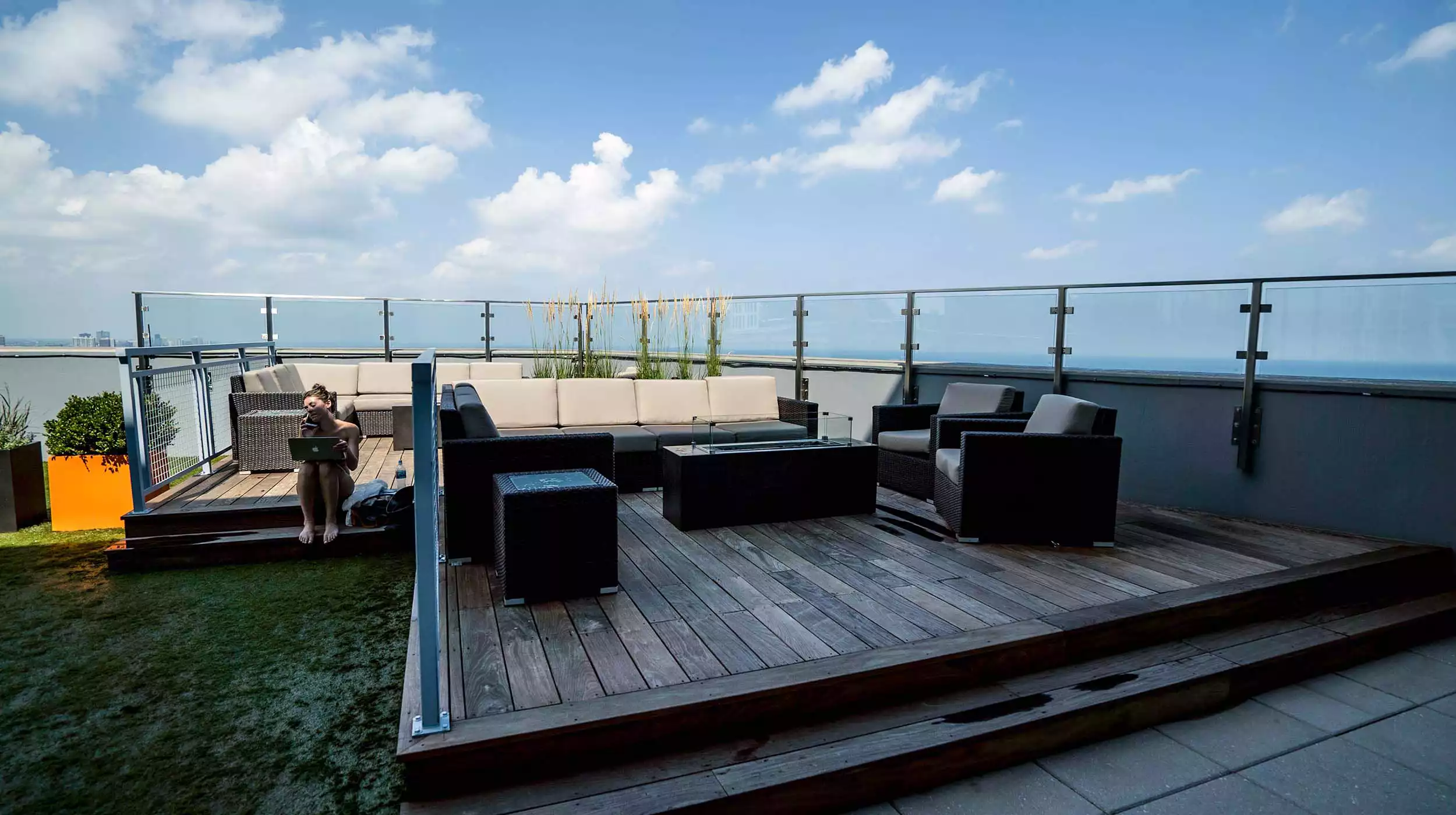 Lake Shore Drive – North Tower at 600 N. - Gallery image 6