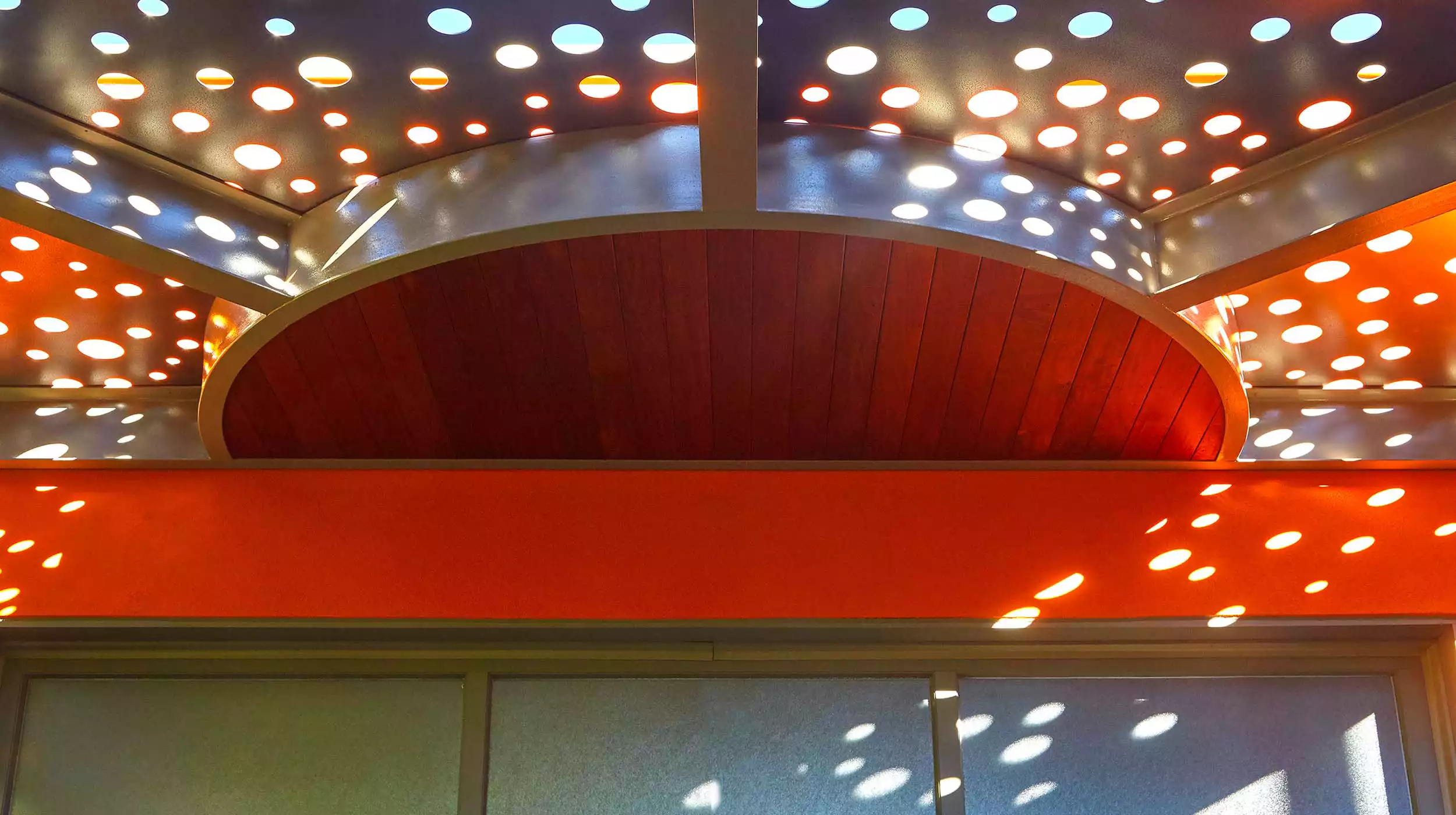 Curved Pergola on the 606 - Gallery image 2