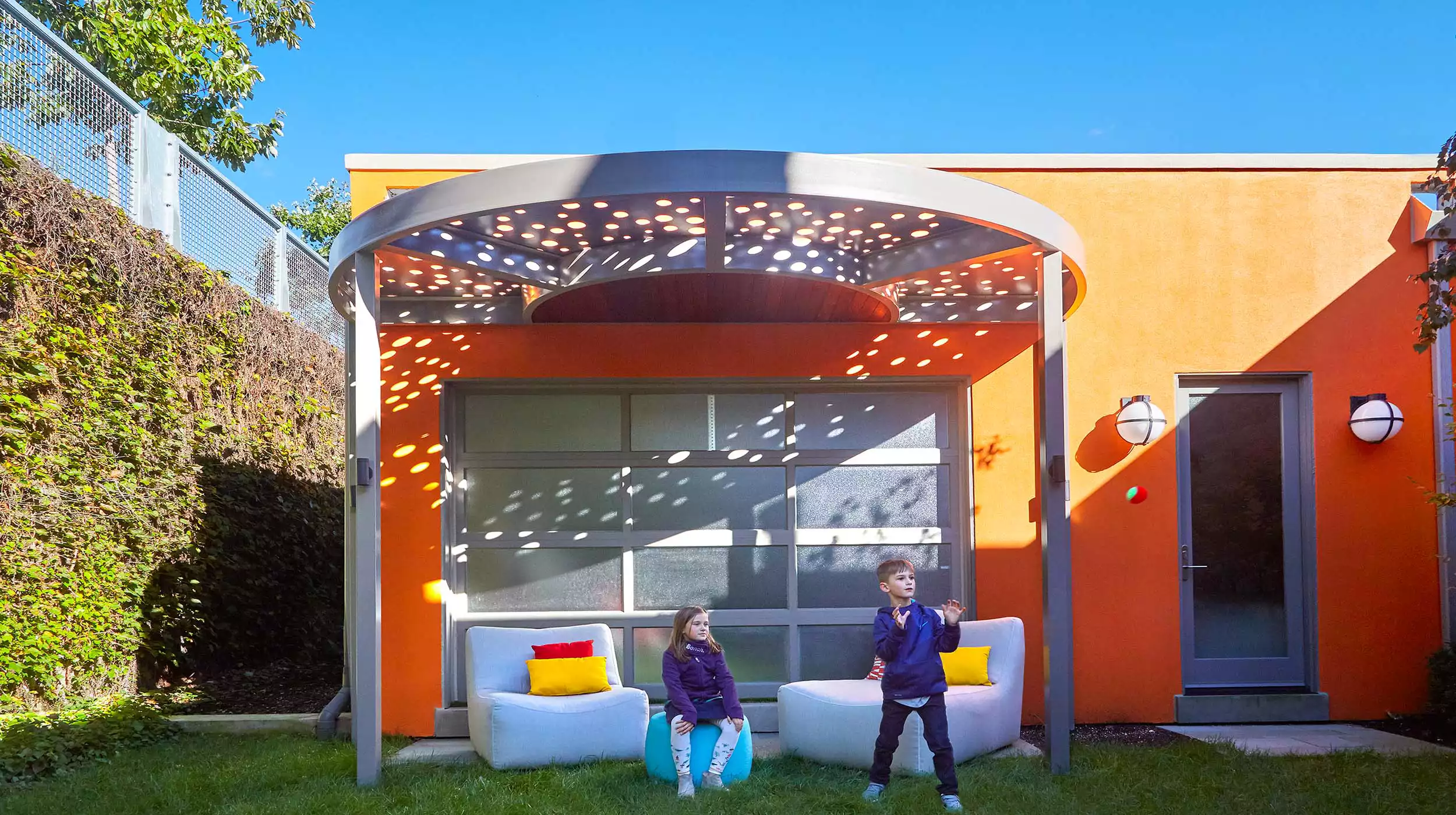 Curved Pergola on the 606