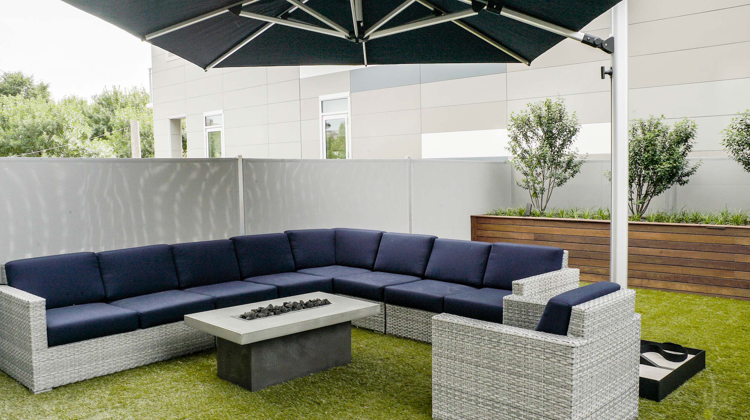 Curvy Contemporary Rooftop - After