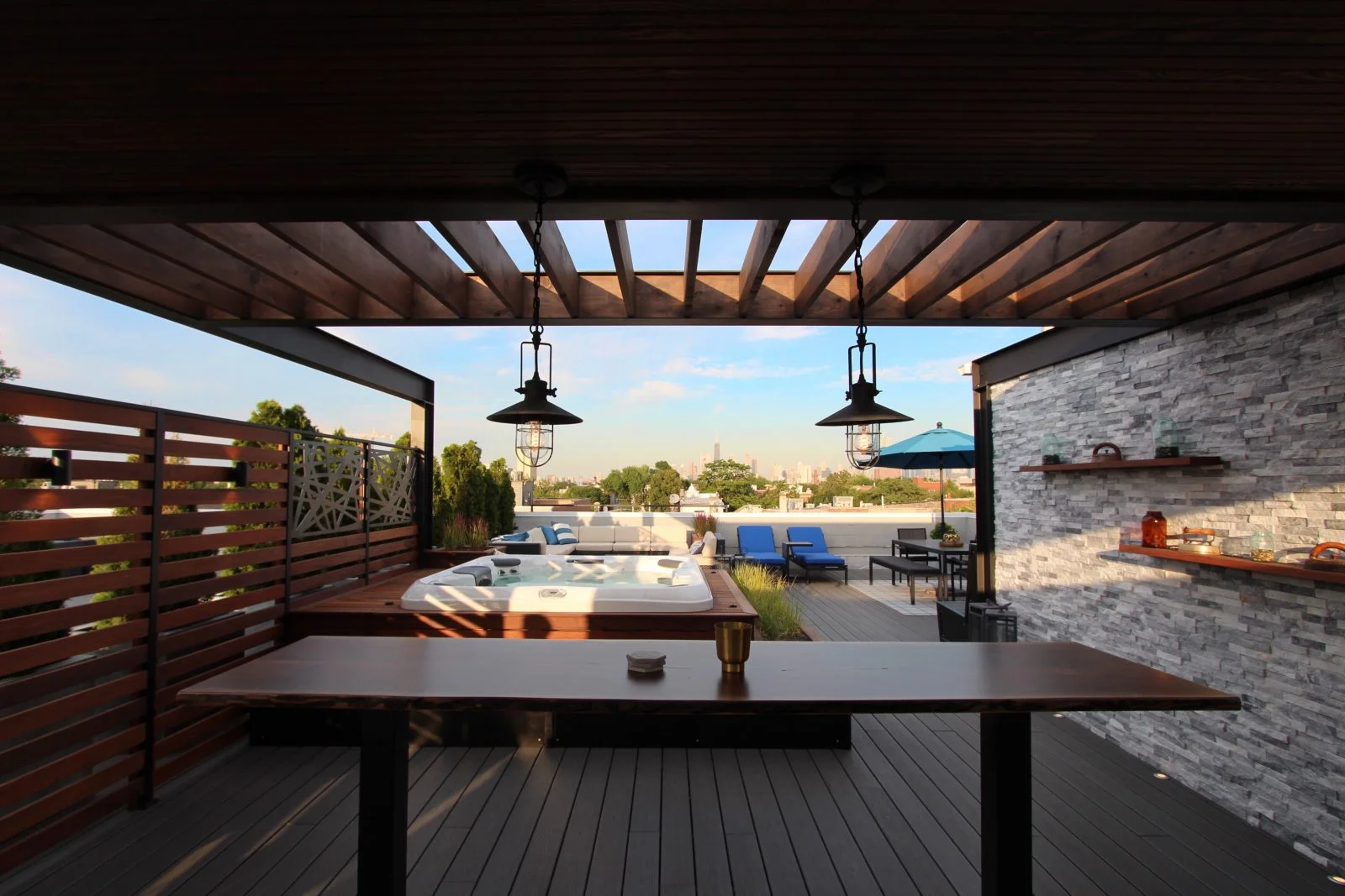 Outdoor kitchen area