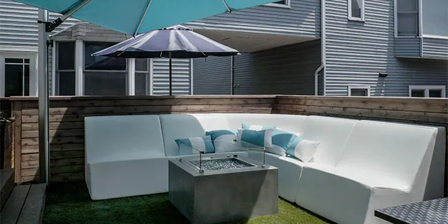 Modern concrete fire pit design