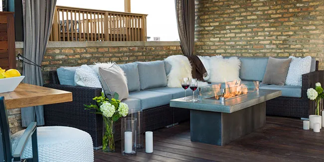 Fire pit with surrounding seating